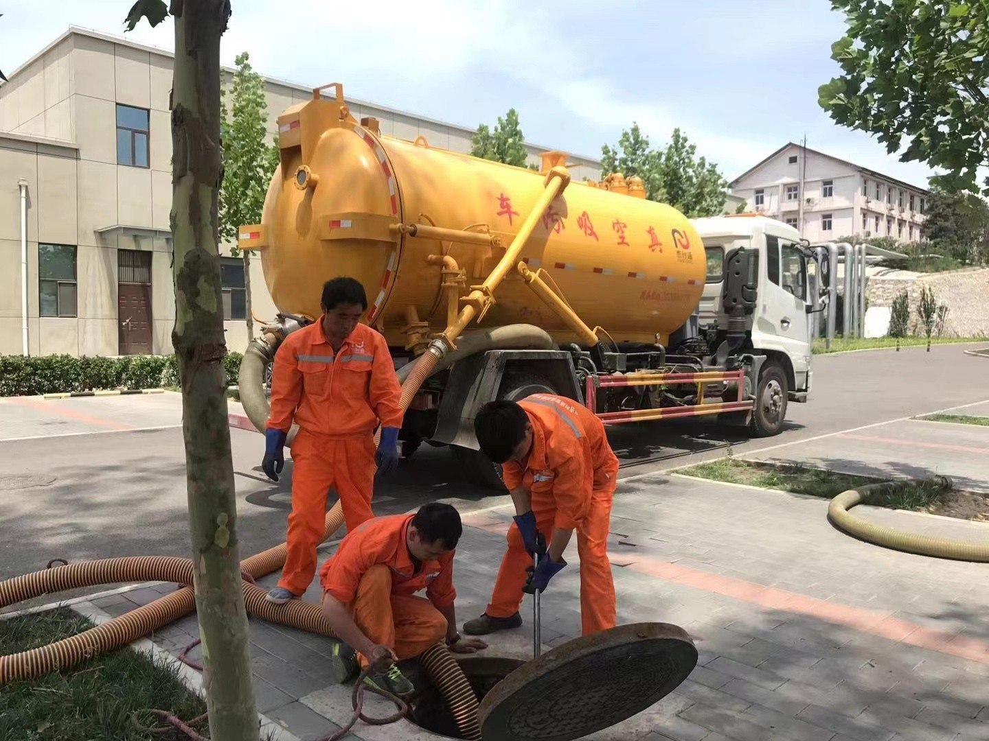 辽阳化粪池清理与5-8吨吸粪车施工效率分析